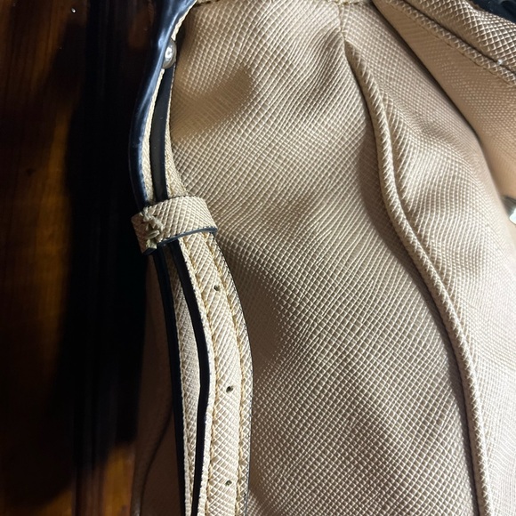 GUESS SAND SANFORD BOW BUCKLE SATCHEL HANDBAG BAG PURSE - Picture 2 of 6